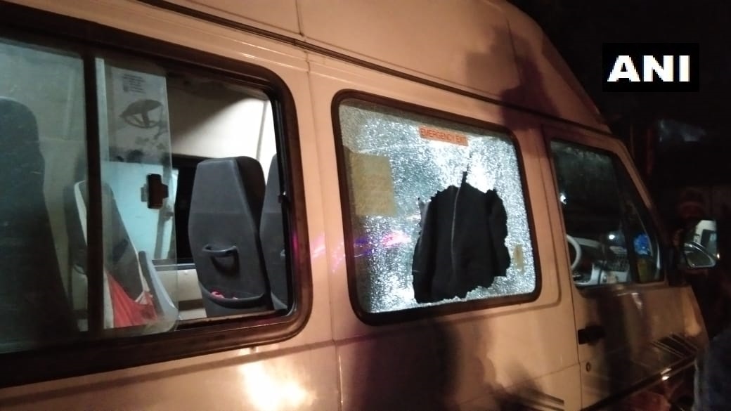 കനയ്യകുമാറും സംഘവും സഞ്ചരിച്ച വാഹനങ്ങൾക്ക് നേരെ കല്ലേറ്